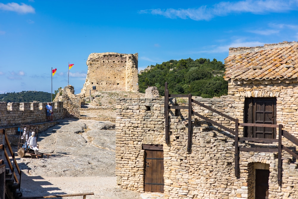 View,Of,The,Walls,Of,The,Fortress,Of,Mornas,(provence-alpes-côte